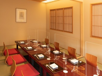 「竹」や「紙（和紙）」を基調とした和の雰囲気