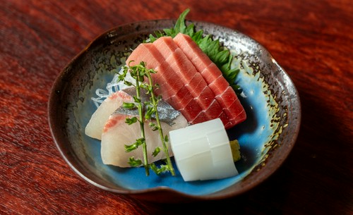 天ぷらだけでなく、お刺身もぜひおたのしみください。