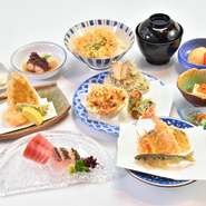 「天ぷら11品とかき揚げ」天ぷらをたっぷりお楽しみ頂けるコース。カウンター席で揚げたて熱々がオススメ。