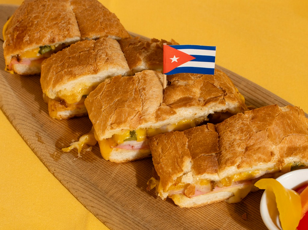 東京No.1キューバサンド。