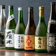 これまでの経験や人脈を活かしてその日一番の食材を仕入れるこちらのお店。日によって内容が変わる『牛ステーキ』や『気まぐれアヒージョ』は、ぜひ味わいたい逸品。金子さんオススメの日本酒にもぴったりです。