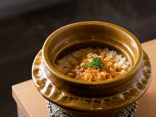 旬を味わう締めの一品『季節の炊き込みご飯』