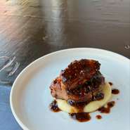 和牛とフォワグラのロッシーニ風