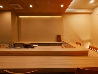 特別な食事の席にふさわしい、関内の寿司店