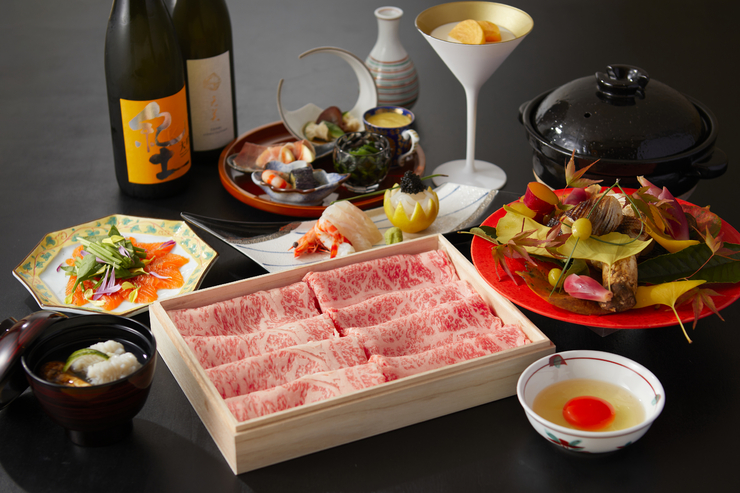 Hidangan sukiyaki tomat daging sapi Kobe