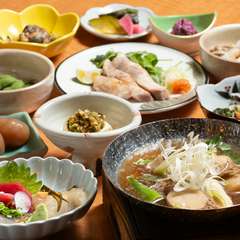 山形県内と周辺から集めた、こだわりの海の幸・山の幸を