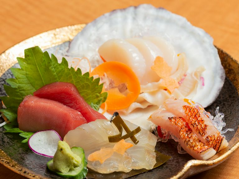 マグロを軸に時にはオマケも！？『おすすめ3点盛り合わせ』1〜2人前