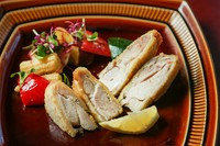 自ら捕獲して捌いたこだわりの地元美山産のジビエ。ミロクの鹿を使用しています。家畜のお肉と比べて脂肪が少なく、高タンパクかつ低カロリーで栄養豊富です。