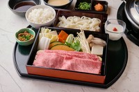 （松阪牛肩ロース/黒毛和牛サーロイン）
～先付/うどん/もつ煮込み/ライス/デザート 付き～