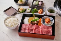 （牛タン/黒毛和牛赤身/黒毛和牛サーロイン）
～野菜焼き/豆腐キムチ/前菜/ライス/スープ/アイス 付き～