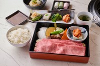 （松阪牛肩ロース/黒毛和牛サーロイン）
～野菜焼き/豆腐キムチ/前菜/ライス/スープ/アイス 付き～