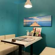 ４名さま席×1卓の半個室を半個室大と組み合わせますと、半個室状態で最大10名様までお使いいただけます。