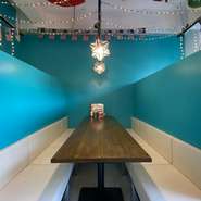 他のお席とは仕切り（壁）があるBOX席（大）