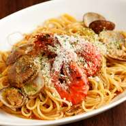 魚介出汁のたっぷり出た残りのケイジャンソースで作ります。チーズとの相性最高！