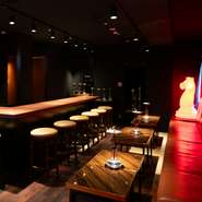 ゆったりとしたテーブルソファー席