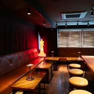 1名様から最大20名様ご利用可能なテーブルソファー席