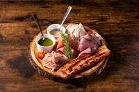 名物！肉盛りレギュラー（2～3人前）