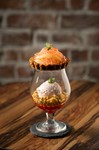 5～6月限定　魅惑の食べる宝石　季節の夜パフェ新作
『ピーチササファイアタルトパフェ』