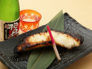 脂が乗った銀鱈と、日本酒の相性が抜群『銀タラ西京焼き』