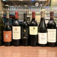 赤・白各種たくさんのワインの他、生ビール、焼酎、日本酒、ウイスキーなど様々なお酒を揃えております