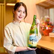 地元の銘酒『手取川』『奥能登の白菊』など、料理との相性で厳選した、こだわりの日本酒が取り揃えられています。また海外産ワインや定番焼酎など、和食に合わせてほしい一杯も用意されています。