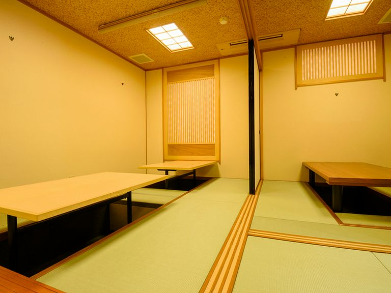 気心知れた仲間と、ゆっくりくつろげる。清潔感ある掘りごたつ席