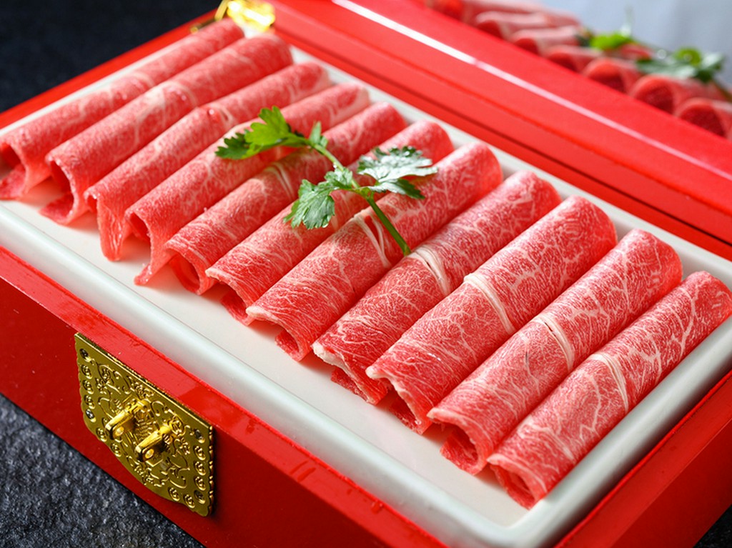 特選肉（黒毛和牛）