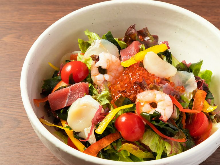 魚や野菜たっぷりの料理が豊富で女子会にピッタリ