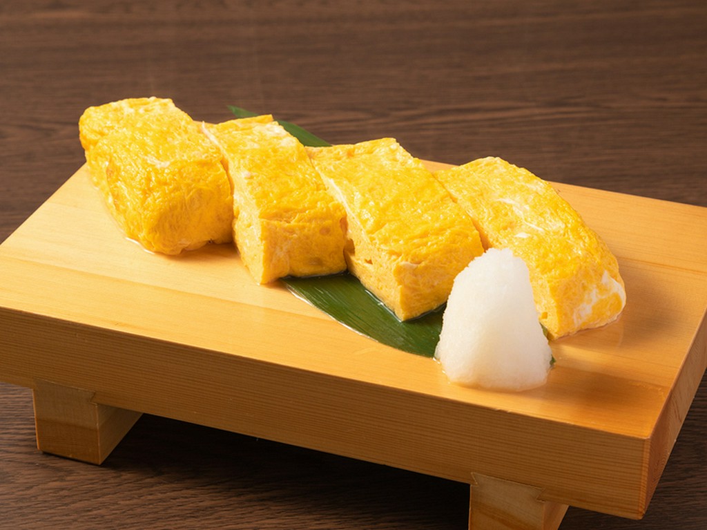 ふっくらフワフワ、だしをしっかり含ませ柔らかく仕上げた『だし巻き玉子』