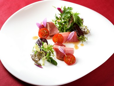 「これから料理が始まる」ゲストへの呼びかけに相応しい一皿『前菜』