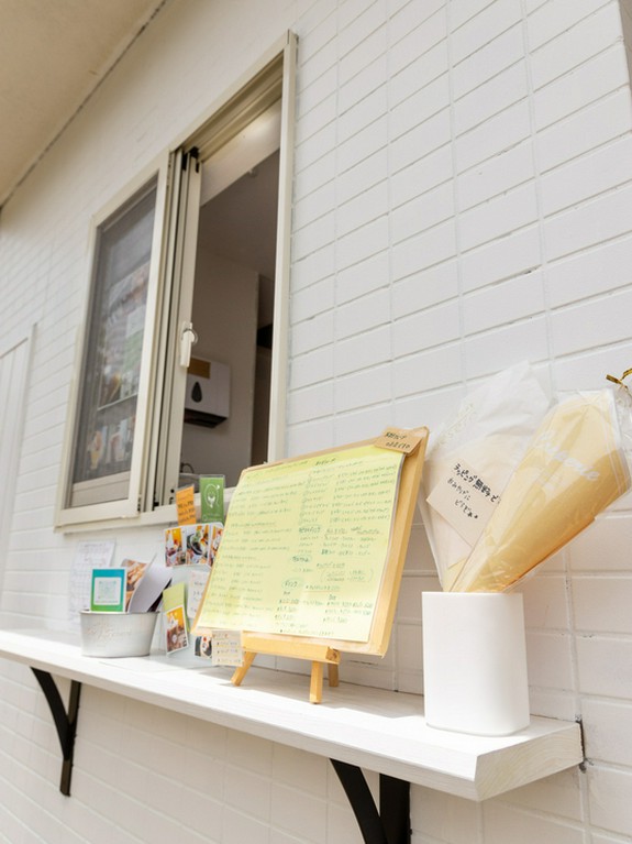 スイーツやドリンク片手にお散歩。自宅でおやつタイムのお供にも