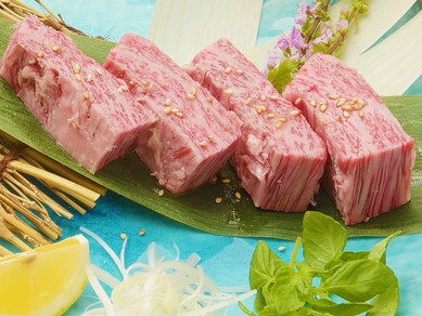 黒毛和牛　特上カルビ（厚切り）