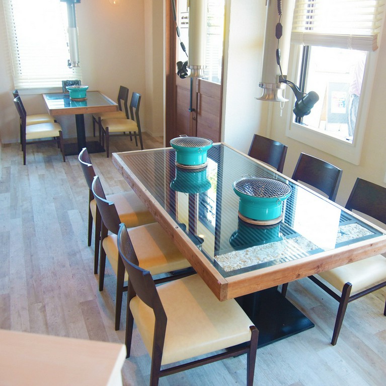 1F　内観　6名席