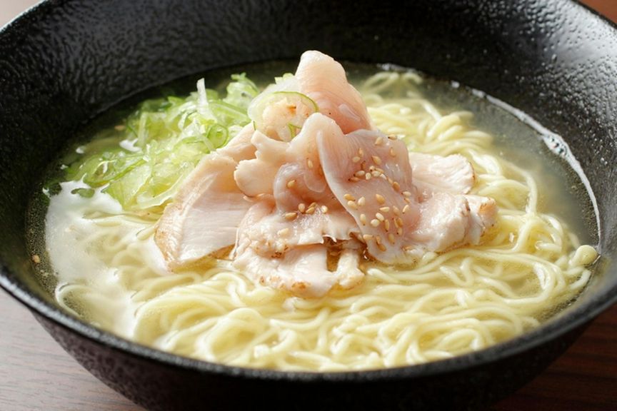 自慢の鶏ガララーメン