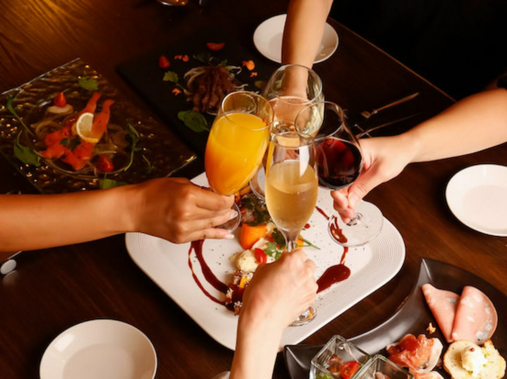 女性人気抜群！オシャレな肉バル♪