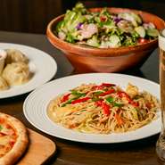 落ち着いた空間と充実のメニューで、特別なひとときを演出します。歓送迎会にぴったりのプランもご用意しています。