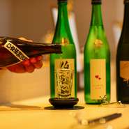 少人数での貸切も可能。接待などのビジネスソーンにも対応してくれます。同じビルの上階にはBARなどもあるため、1軒目使いにも最適。菊池さん曰く、今後はコースも用意していく予定です。