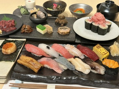 料理人オススメの逸品が揃う『おまかせコース』で女子会
