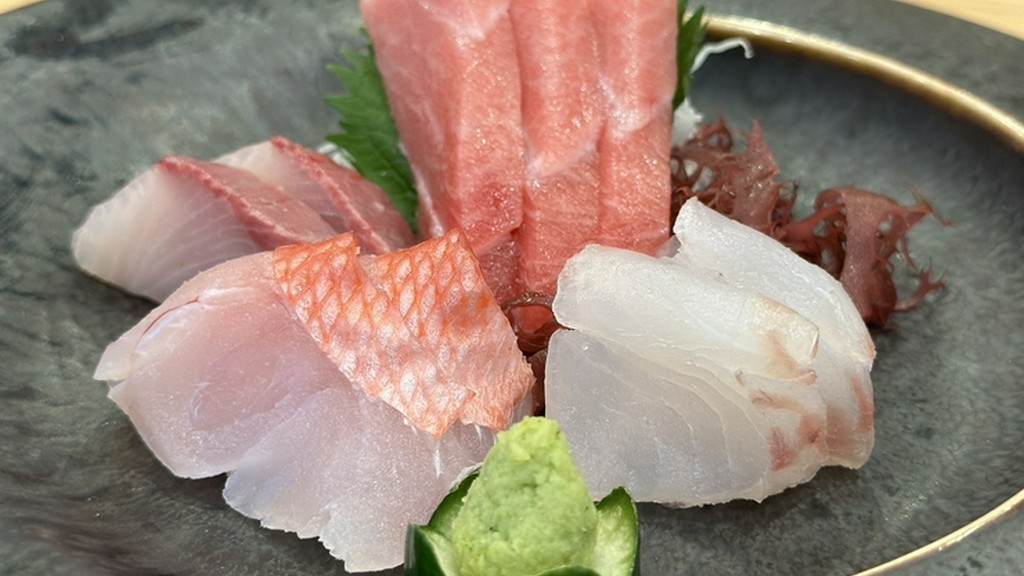 大将が目利きで仕入れた、鮮度抜群の魚介を堪能できる『刺身の盛合せ　1人前』