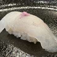 　ヒラメのにぎり