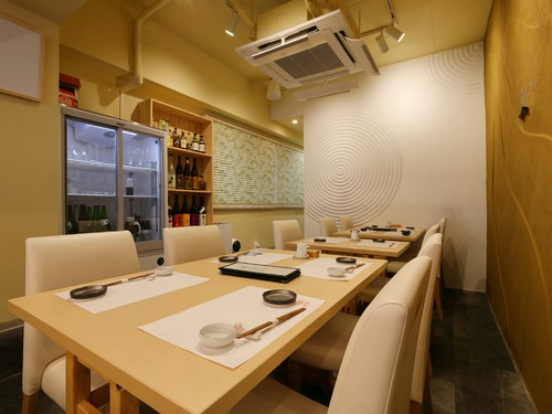 食通の方をもてなす少人数のお食事会に、大人のための美味空間