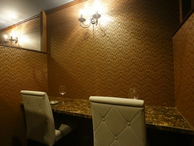 極上の肉料理に華を添えるご当地ワインをはじめ、地酒が充実