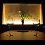 ※当日の人数変更は飲み放題分1000円のみお引き致します※甲殻類や卵その他アレルギーをお持ちの方はご予約時に必ずお知らせ下さいませ※時季や仕入の都合により内容が若干変更する場合もございます※料金はサービス料（10％）消費税（10％）を含んだ金額でご案内致しております※お席の確保時間は120分となります。