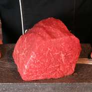 「熊本に訪れるのは人生で一度かもしれないからこそ、熊本の本物のおいしさを存分に感じてもらいたい」と語る中村氏。おいしい熊本料理や地元出身の店主との交流が、熊本訪問の思い出になることでしょう。