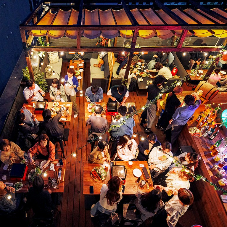 【名古屋を一望できる！】ソファー席多数の特別空間♪