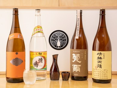 焼酎と魚のペアリングも楽しい！ 通がうなる貴重銘柄がずらり