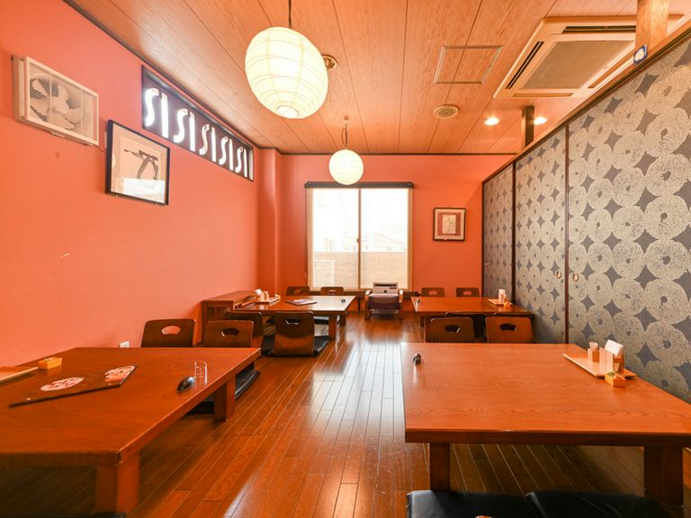 座敷でゆっくりとリラックス。各種宴会にはコースがオススメ