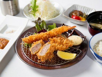 鮮度の良い海老と、やわらかいヒレを贅沢に味わえる一品『海老＆ヒレ定食』