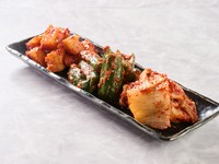 〈大人気〉
数ある専門店から厳選した、本場のキムチの盛り合わせ。