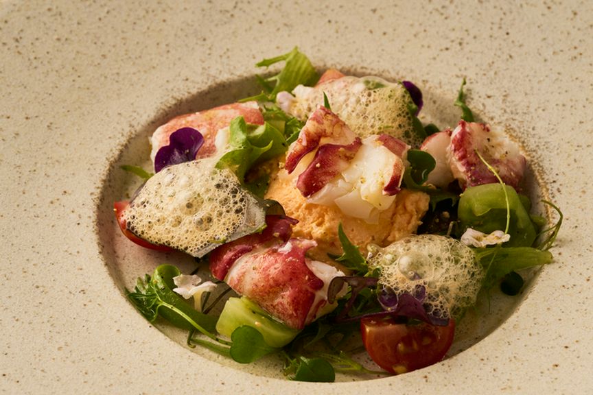 オマールのサラダ泡ソース仕立て